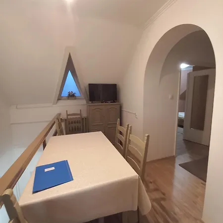 Apartman Sándor *